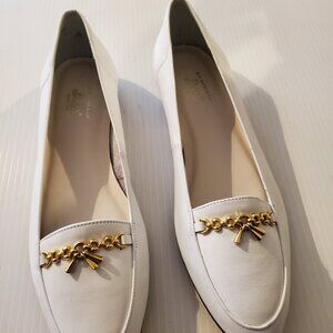 GH BASS & CO WHITE LEATHER FLATS SIZE 11M
